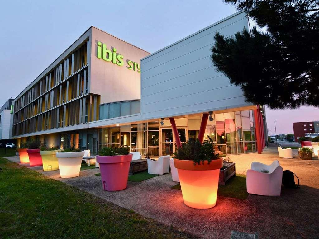 Ibis Budget Nantes Reze Aeroport מראה חיצוני תמונה